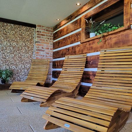 Hotel Styl Hlinsko Esterno foto