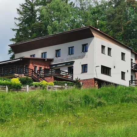 Hotel Styl Hlinsko Esterno foto